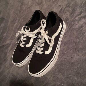 Vans Women’s Black and White Sneakers